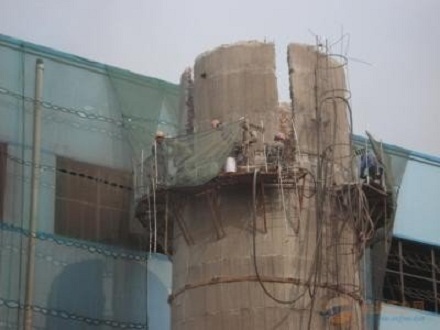 五指山煙囪拆除活動腳手架的搭設: