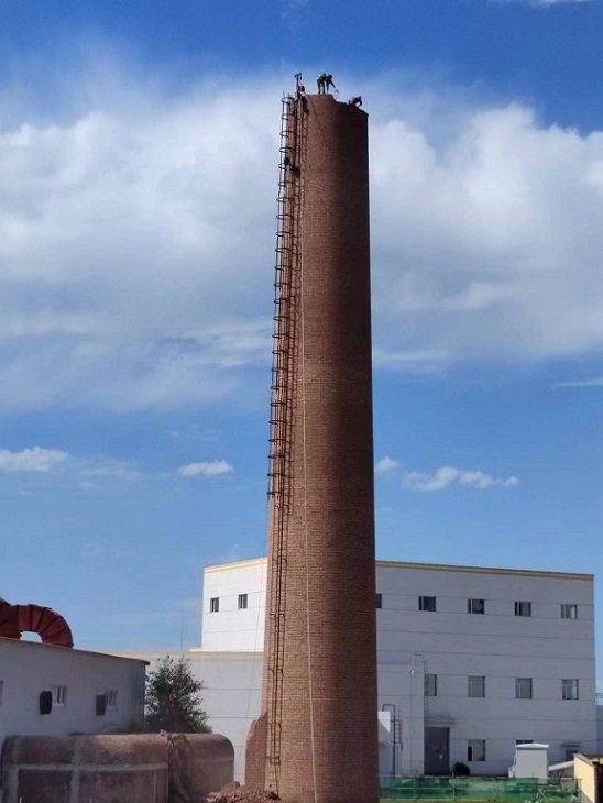 涼山拆除煙囪公司如何助力企業(yè)實現(xiàn)環(huán)保目標?